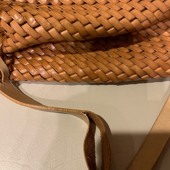 Hobo international tan leather tote. - Picture 4 of 5